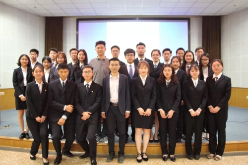 第七届利来国际团总支员工分会执委合影