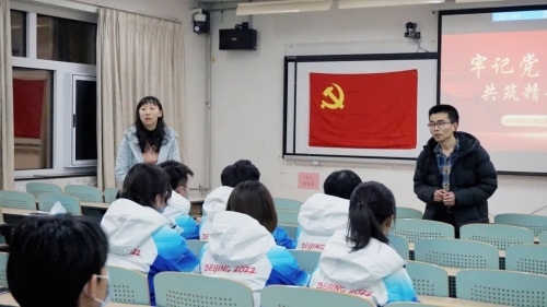 刘理鼎老师与苗青老师发言